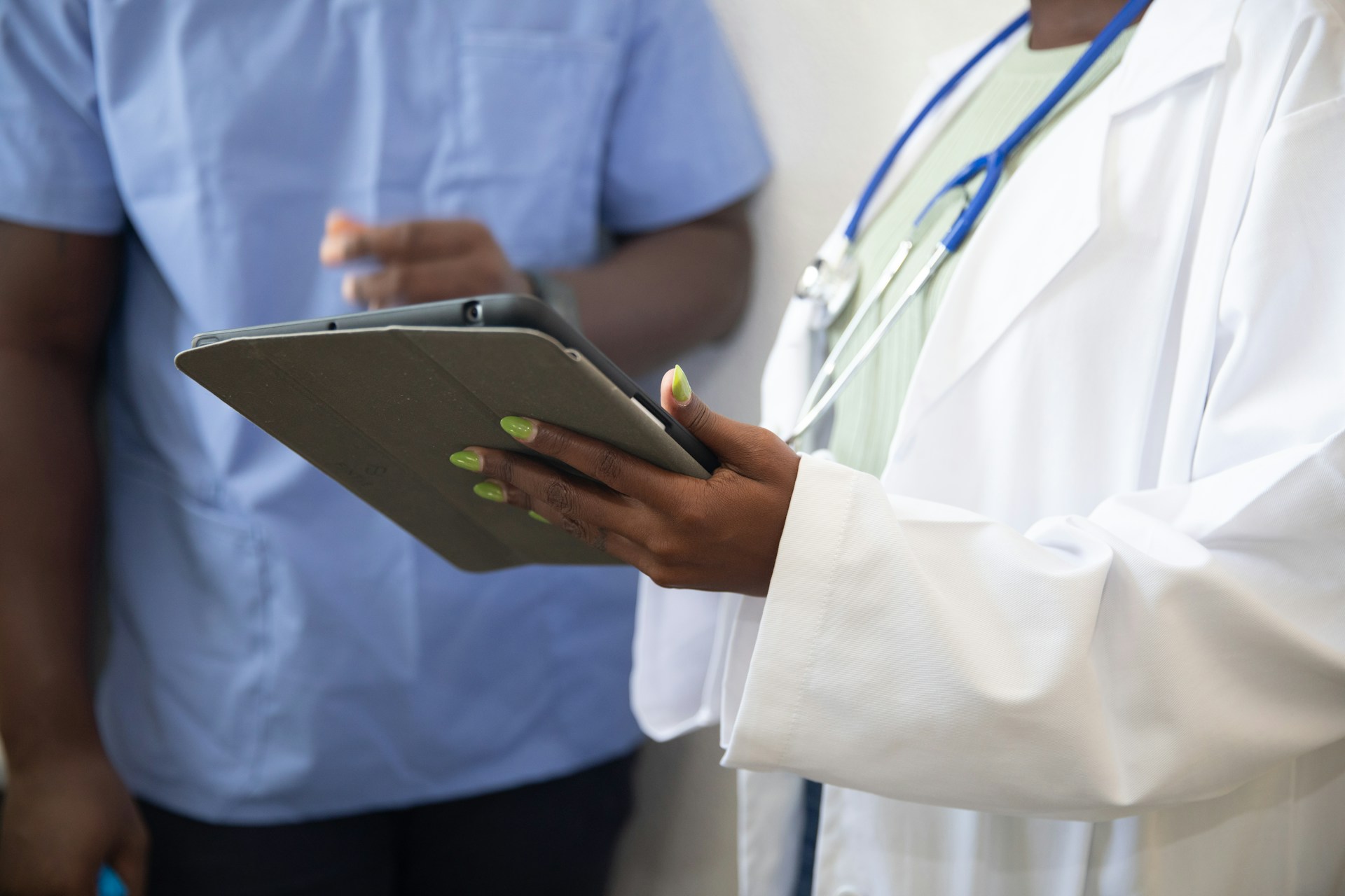What Do I Do Now – Should I See a Urologist, and What Happens at Diagnosis? Man talking to an urologist